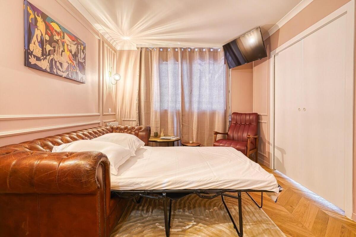 Melody Suite In Paris กูร์เบอวัวร์ ภายนอก รูปภาพ