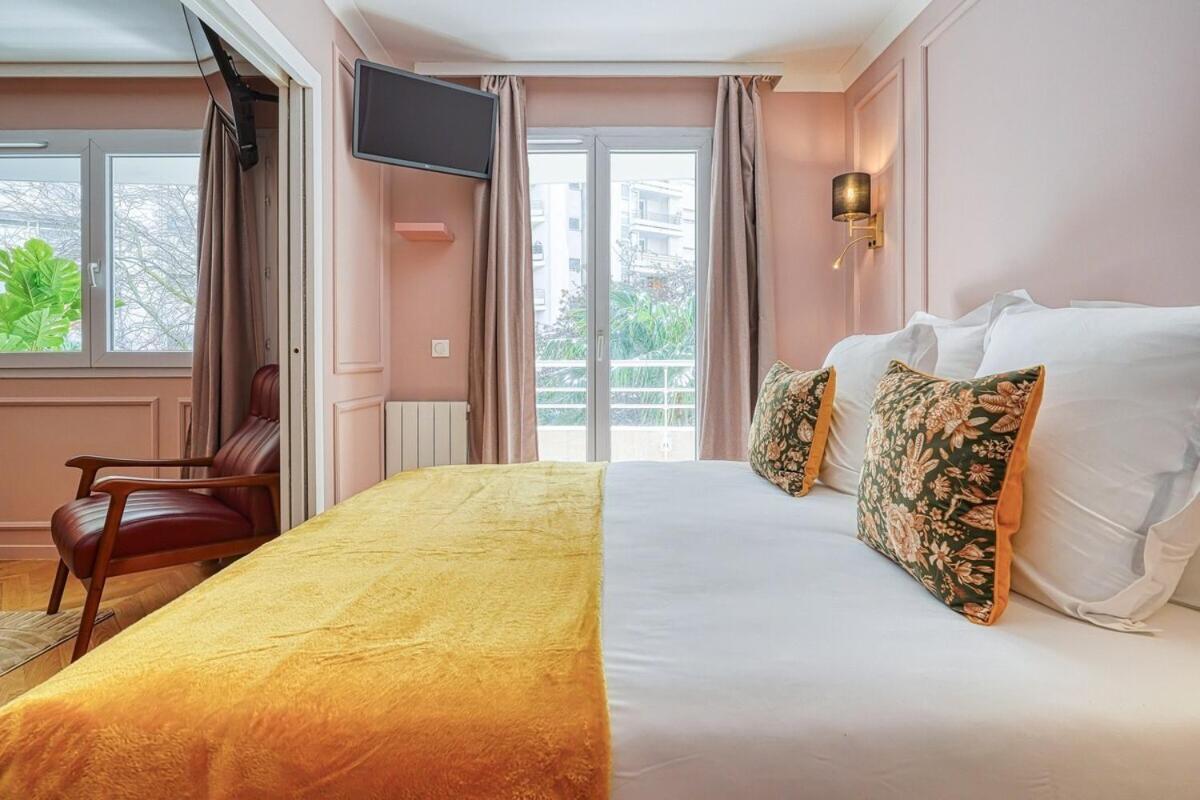 Melody Suite In Paris กูร์เบอวัวร์ ภายนอก รูปภาพ