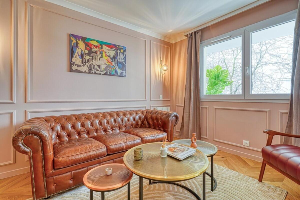 Melody Suite In Paris กูร์เบอวัวร์ ภายนอก รูปภาพ