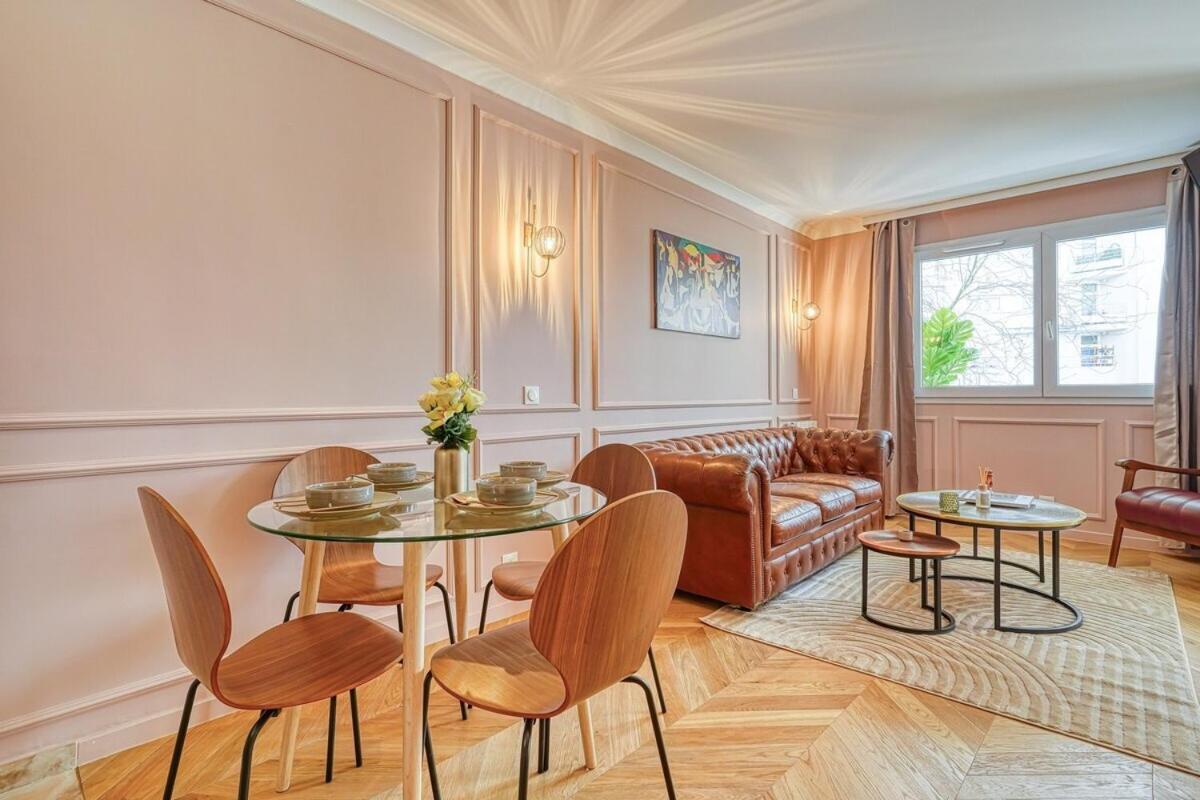 Melody Suite In Paris กูร์เบอวัวร์ ภายนอก รูปภาพ