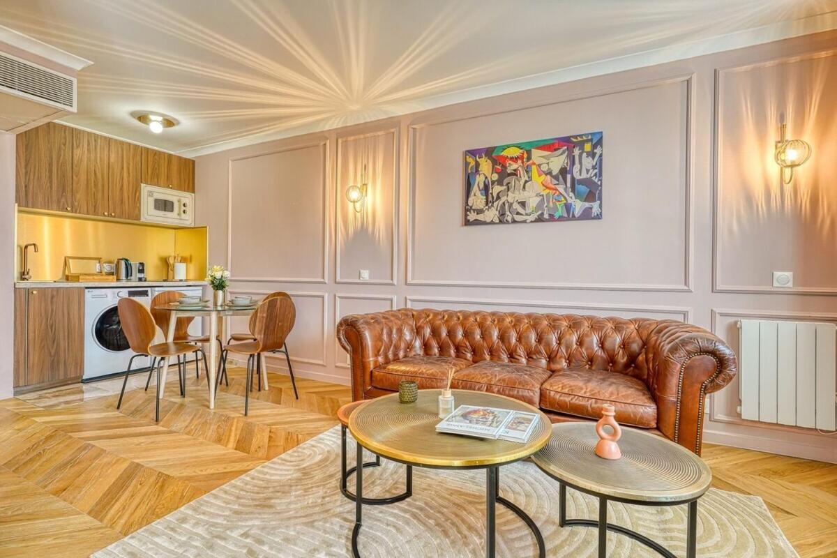 Melody Suite In Paris กูร์เบอวัวร์ ภายนอก รูปภาพ