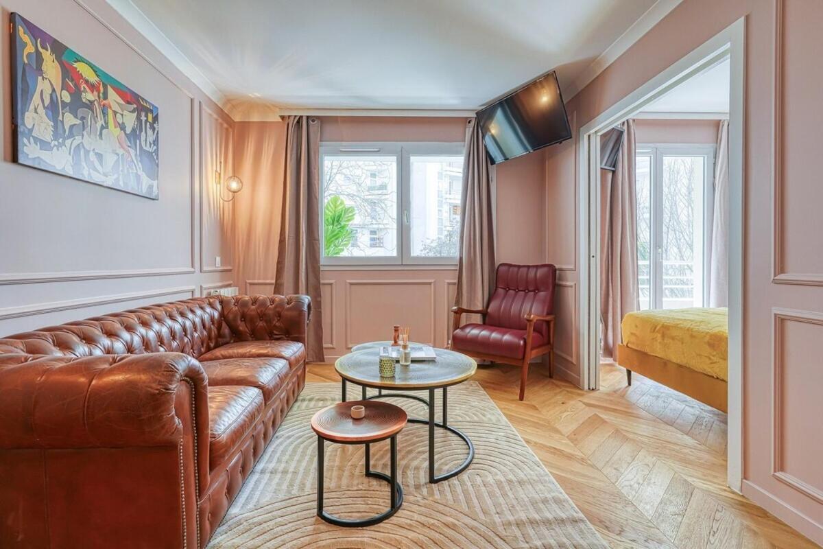 Melody Suite In Paris กูร์เบอวัวร์ ภายนอก รูปภาพ
