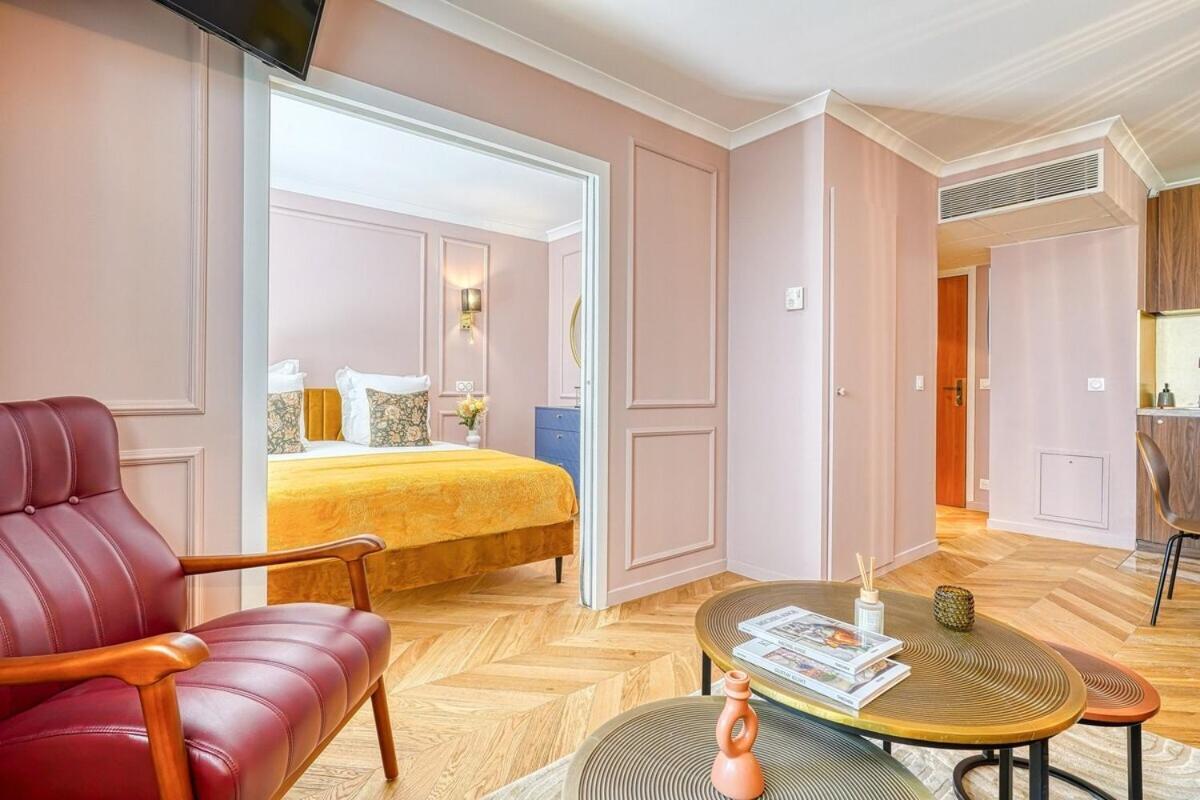 Melody Suite In Paris กูร์เบอวัวร์ ภายนอก รูปภาพ