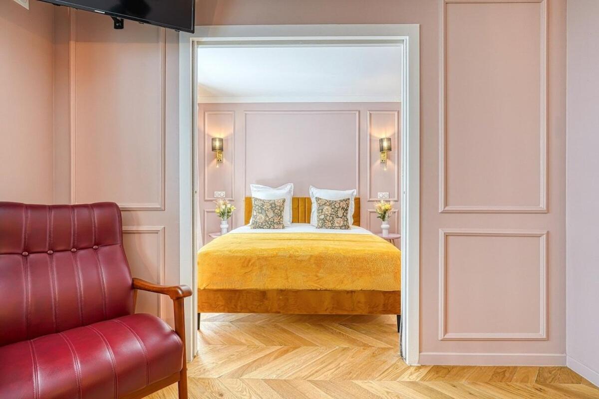 Melody Suite In Paris กูร์เบอวัวร์ ภายนอก รูปภาพ